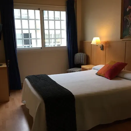 维哥海滨酒店 2* 比戈
